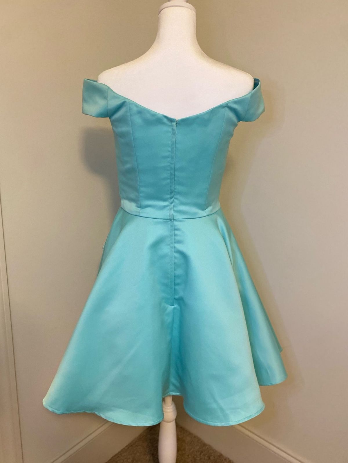 Morelli Size 4 Turquoise Blue Cocktail Dress on Queenly