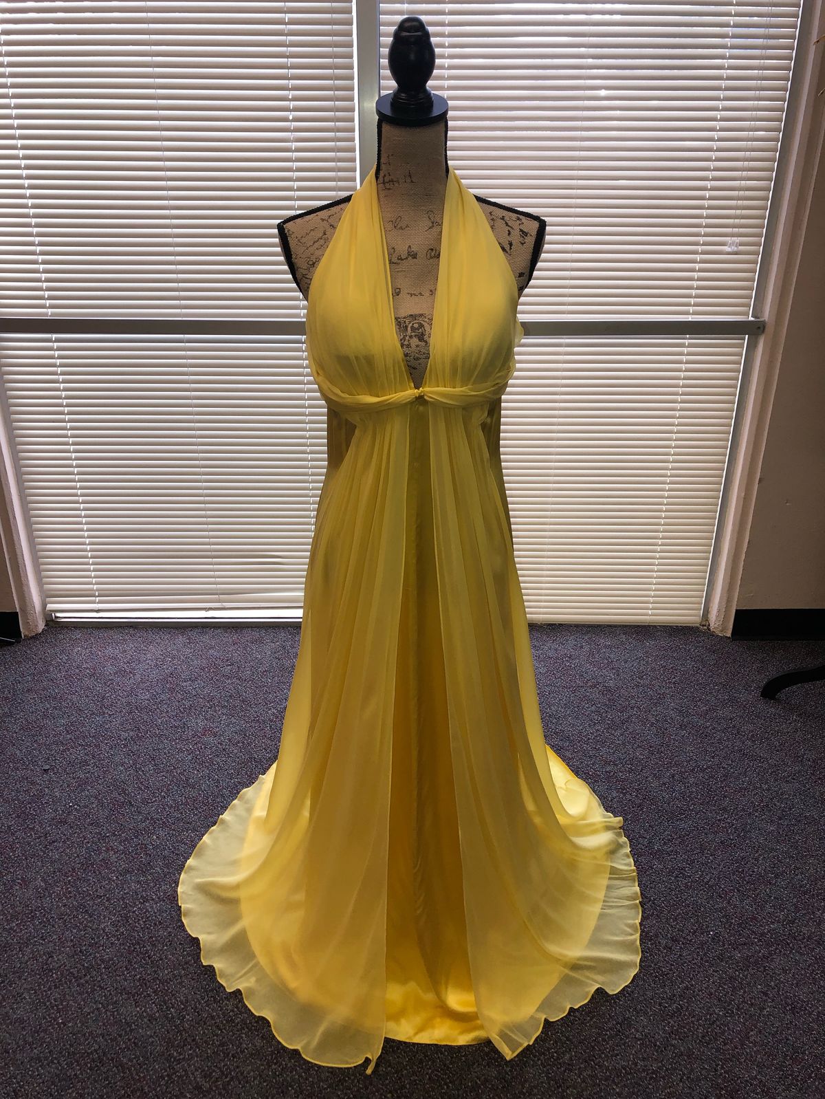 Size 6 Satin Yellow Floor Length Maxi on Queenly