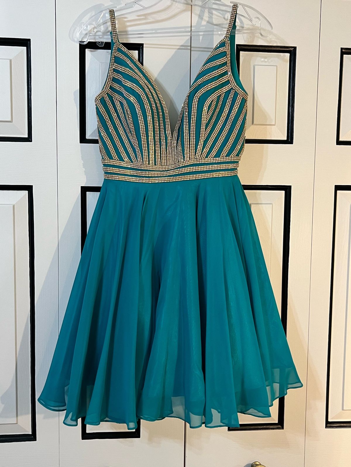 Jovani Size 2 Prom Plunge Sequined Turquoise Green A-line Dress on Queenly
