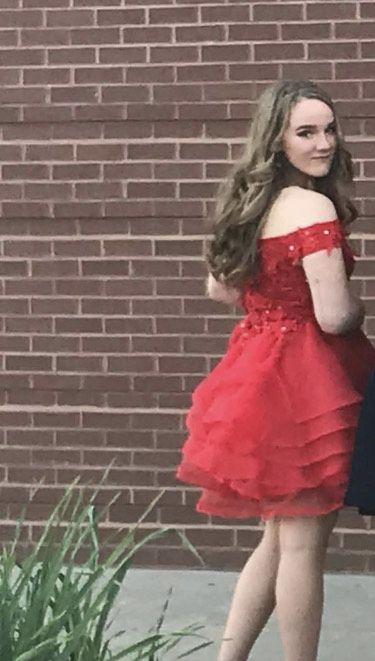 Size 4 Prom Red Cocktail Dress on Queenly