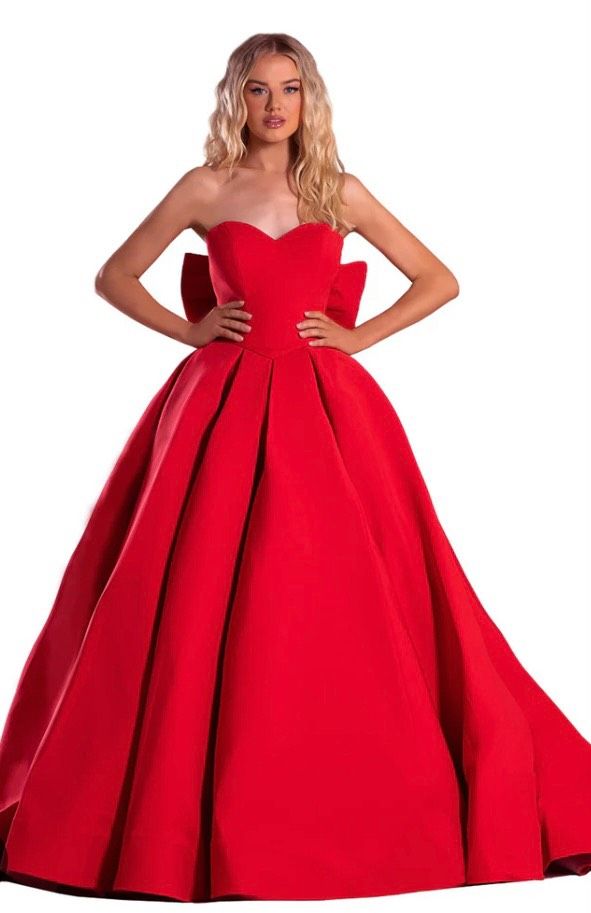 Portia and Scarlett Size 8 Prom Red Ball Gown on Queenly