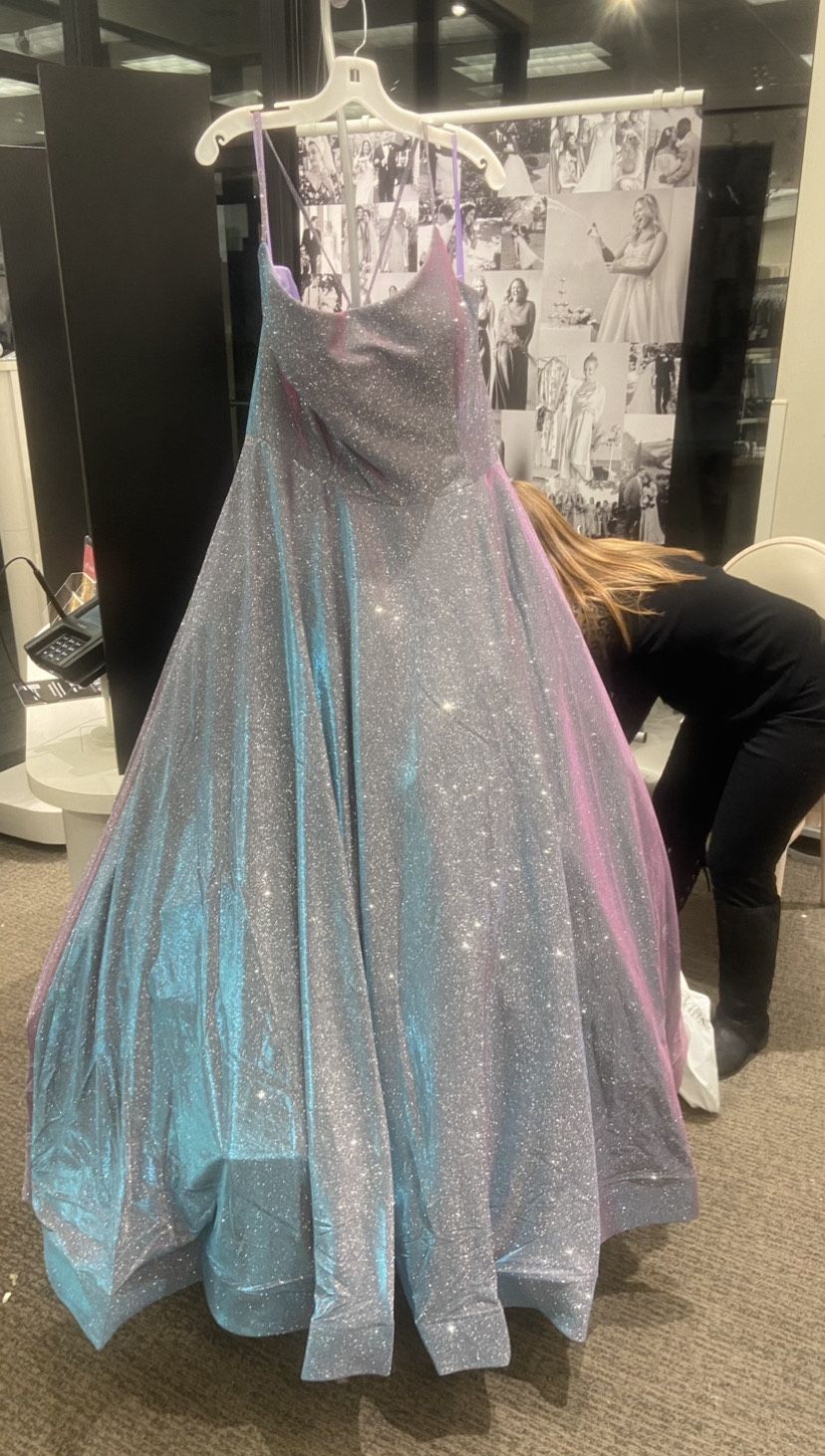 Plus Size 18 Prom Multicolor Ball Gown on Queenly