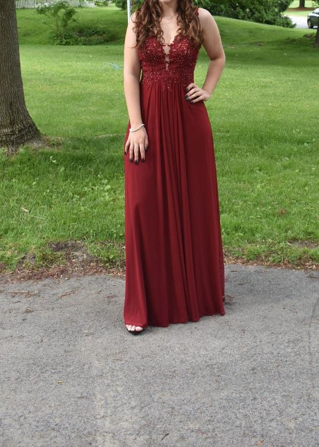 Faviana Size 0 Prom Red Floor Length Maxi on Queenly