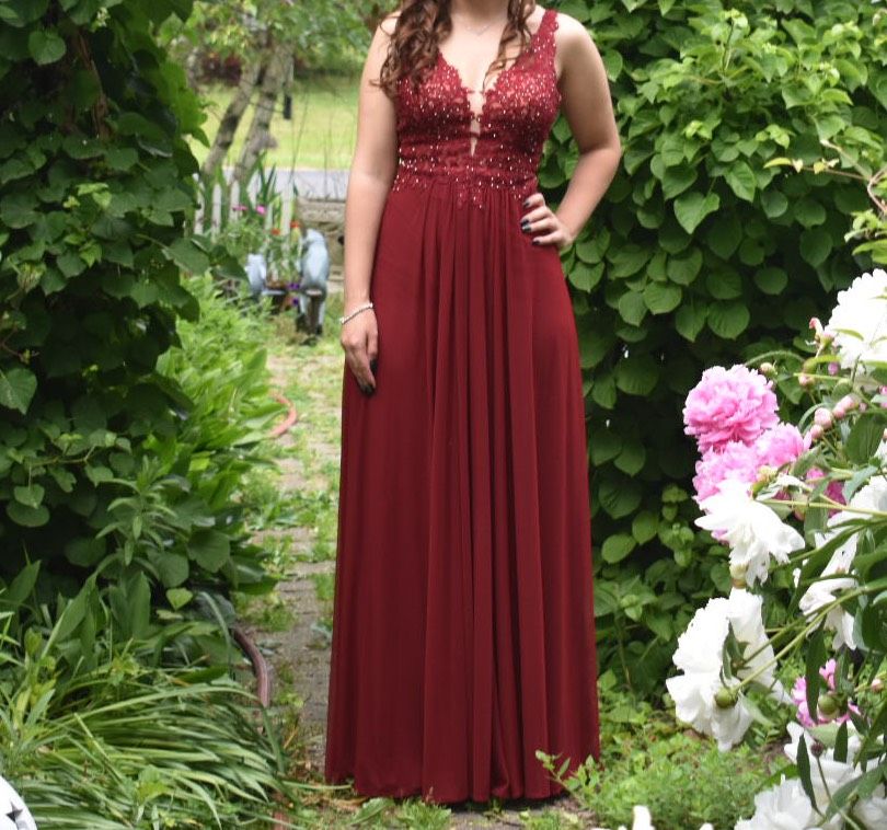 Faviana Size 0 Prom Red Floor Length Maxi on Queenly