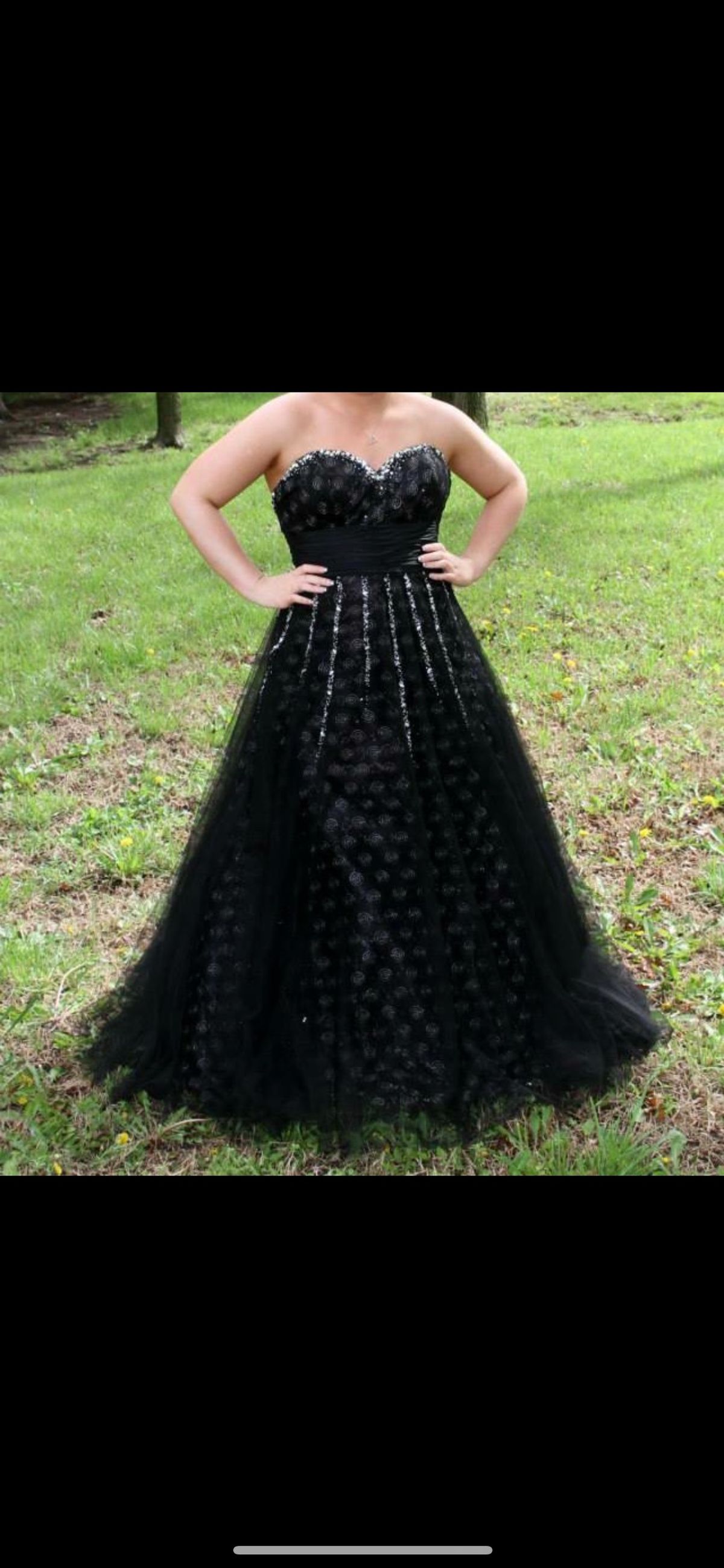 Size 12 Prom Black Ball Gown on Queenly