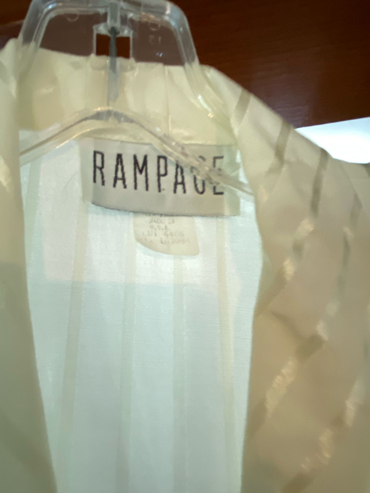 Rampage Size 6 Wedding Guest White Cocktail Dress on Queenly
