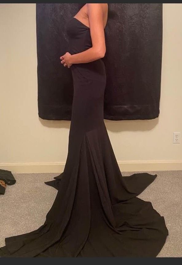 Size 4 Prom Black Dress With Train on Queenly