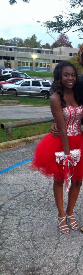 Size 2 Homecoming Red Ball Gown on Queenly