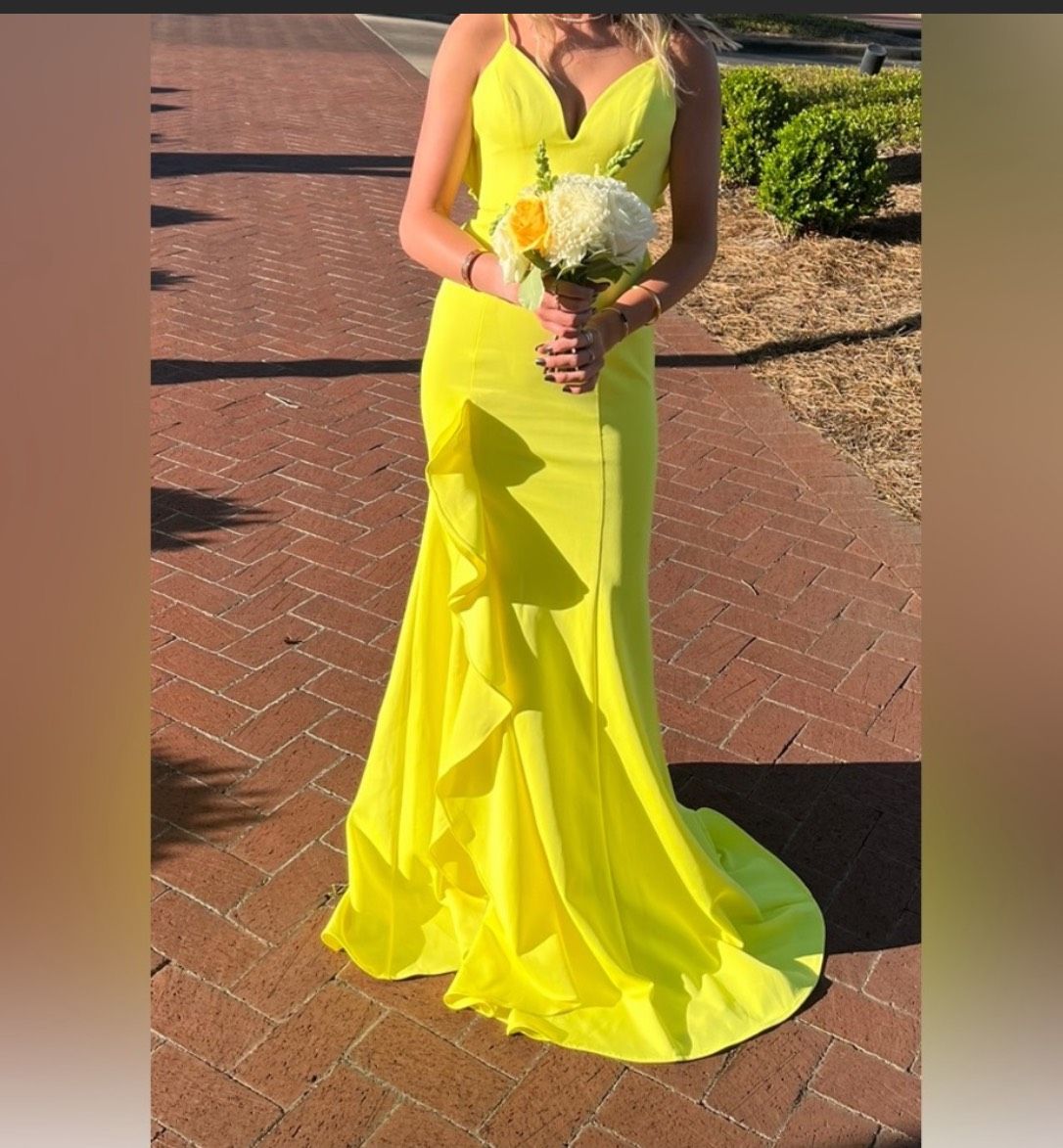 Colors Size 0 Prom Yellow Floor Length Maxi on Queenly