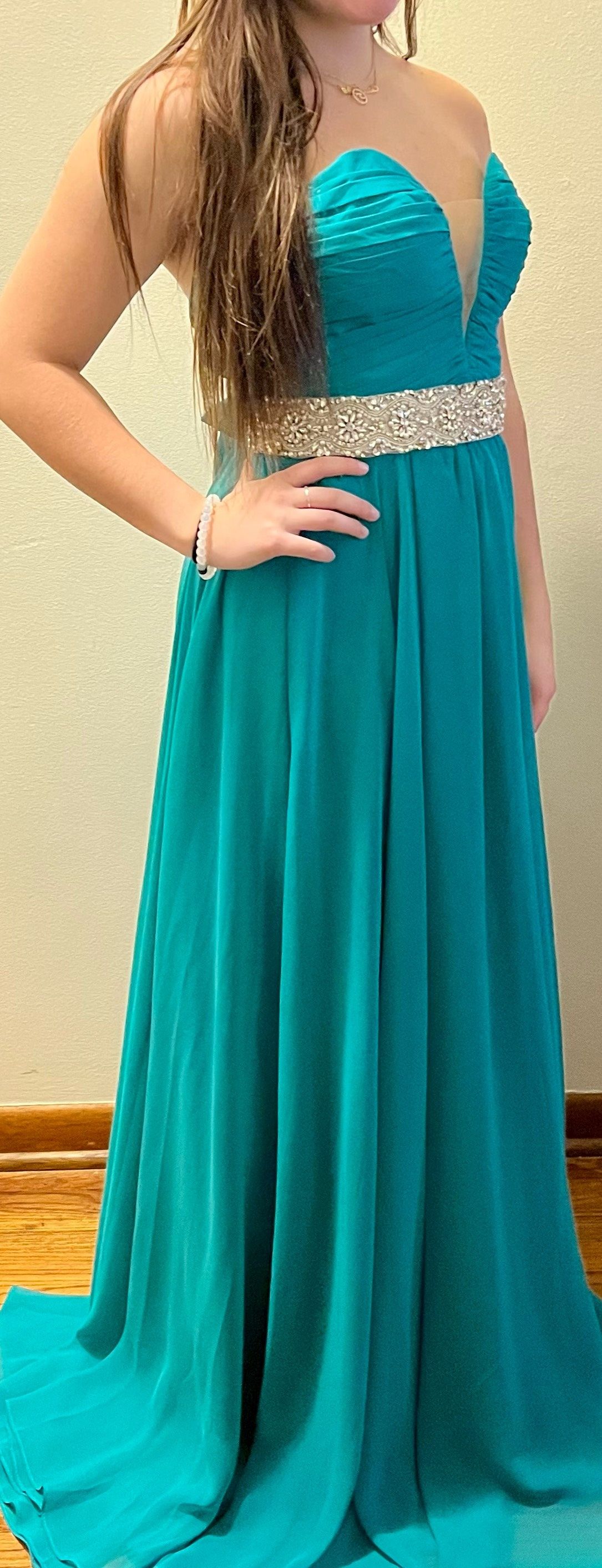 Faviana Size 2 Prom Halter Green A-line Dress on Queenly