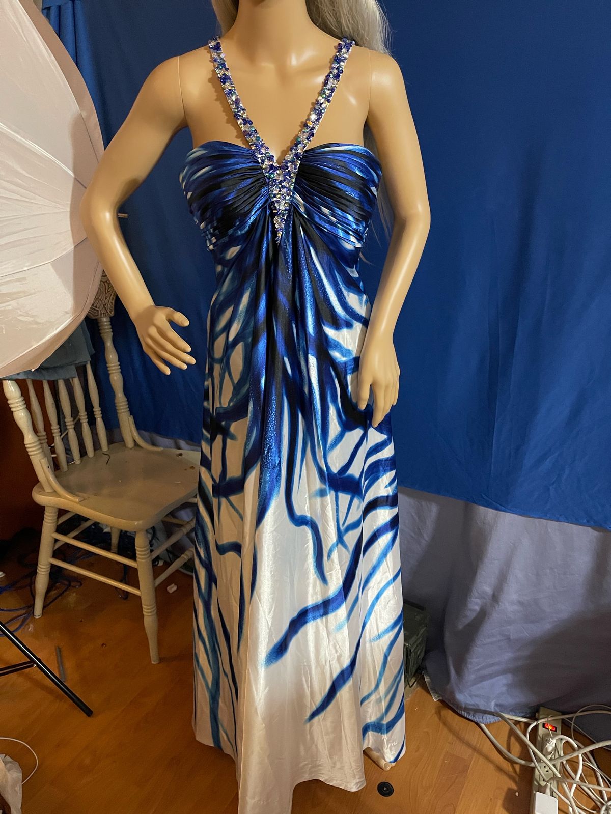 Cache Size 4 Satin Royal Blue A-line Dress on Queenly
