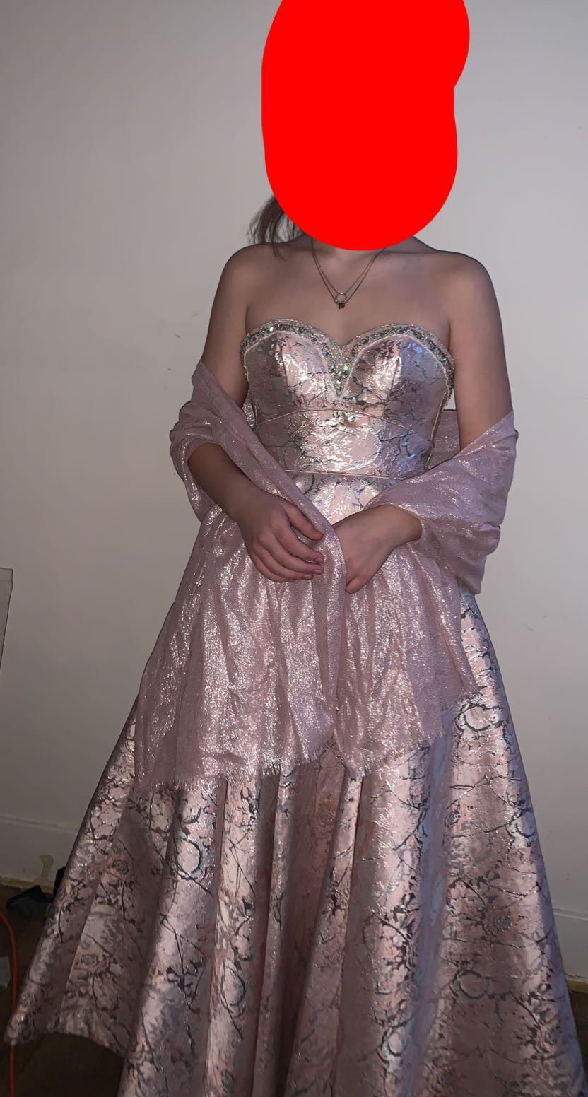 Size 00 Prom Pink Ball Gown on Queenly