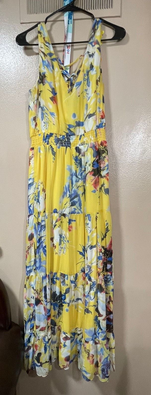 Size M Yellow Floor Length Maxi on Queenly
