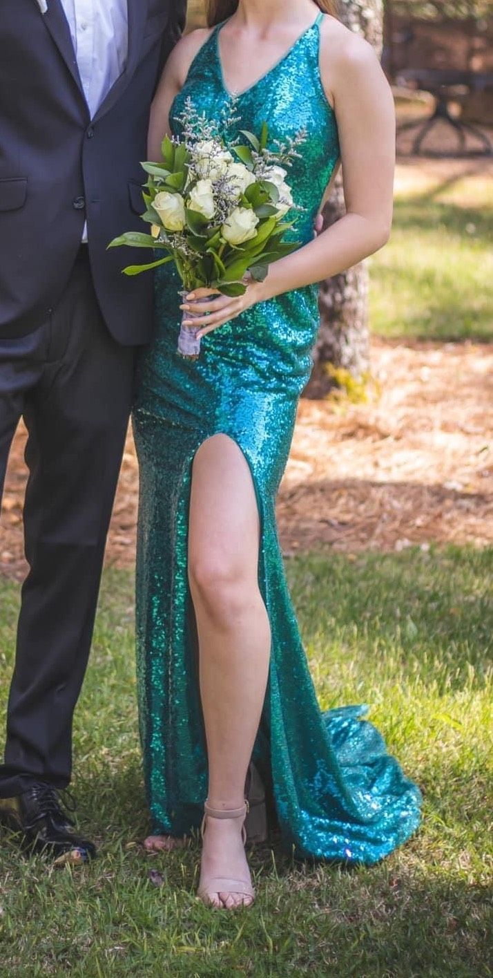 Size 2 Prom Sequined Green Side Slit Dress on Queenly
