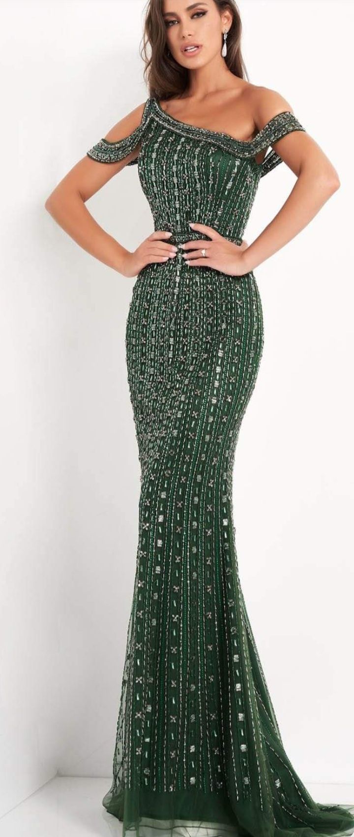 Style 03124 Jovani Size 6 Prom Off The Shoulder Sequined Emerald Green Mermaid Dress on Queenly