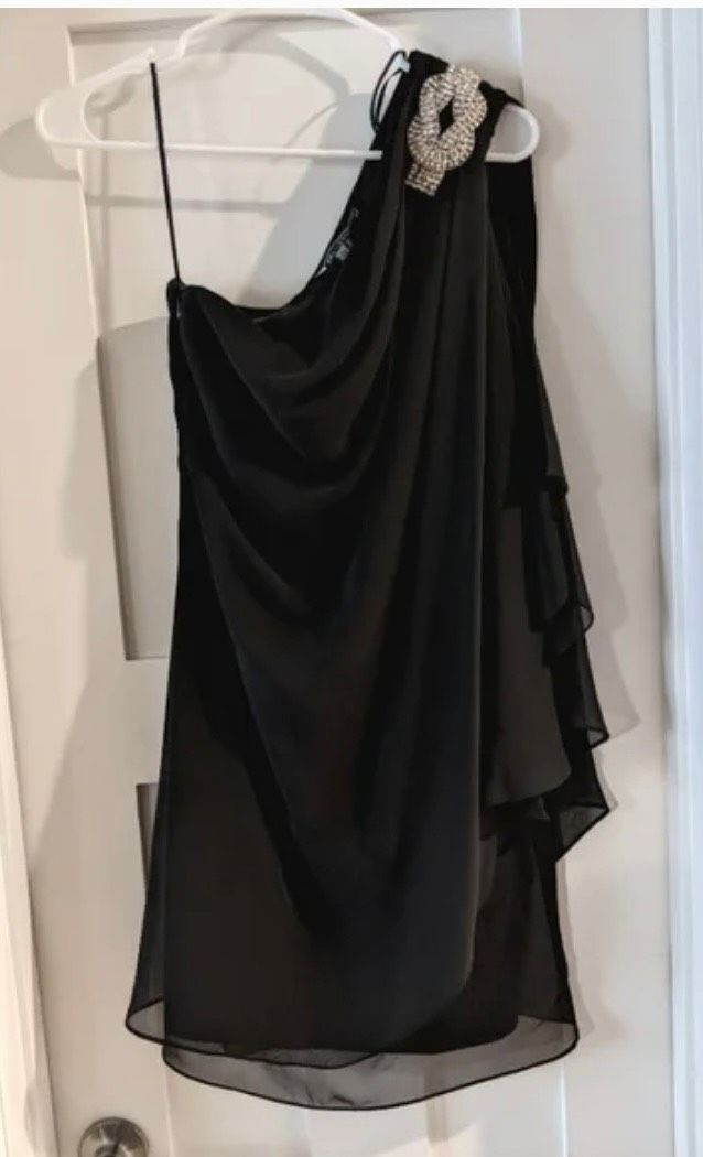 JS Boutique Size 8 Sequined Black Floor Length Maxi on Queenly