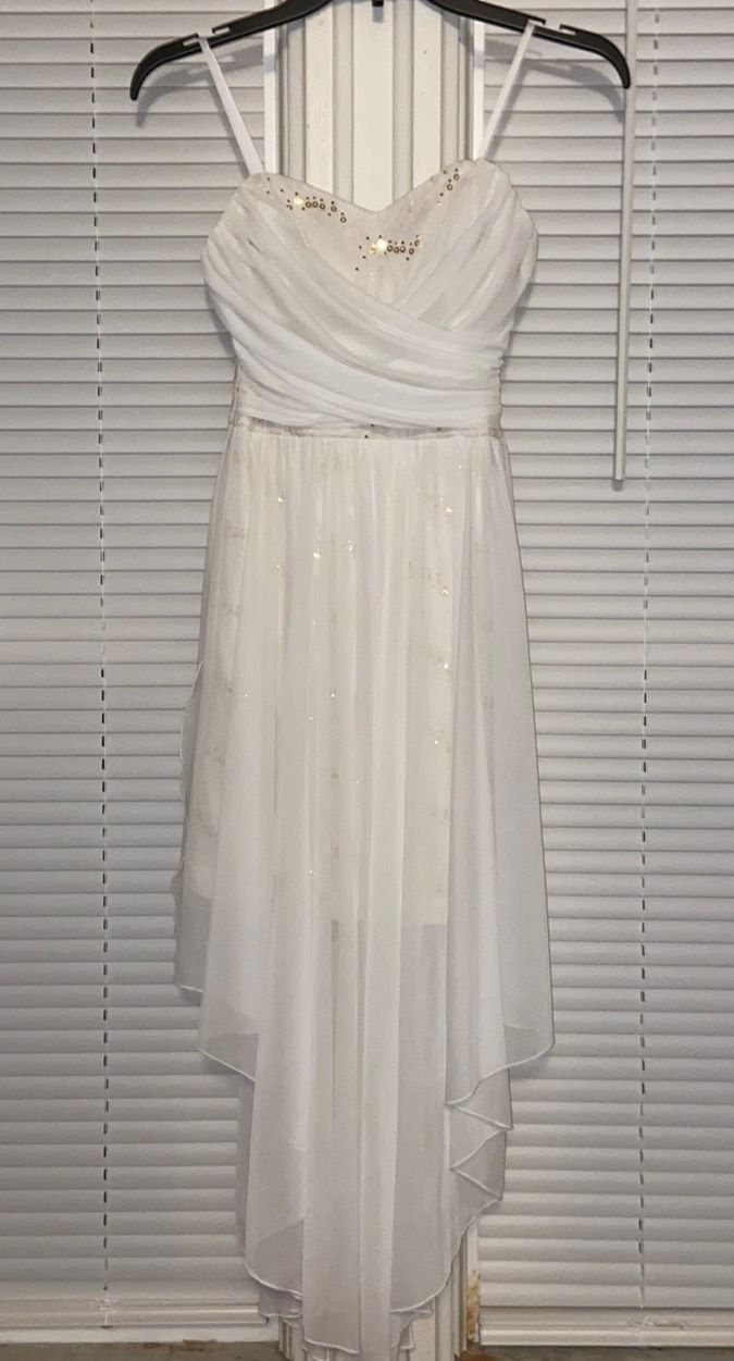 Size 2 Homecoming Strapless White Cocktail Dress on Queenly