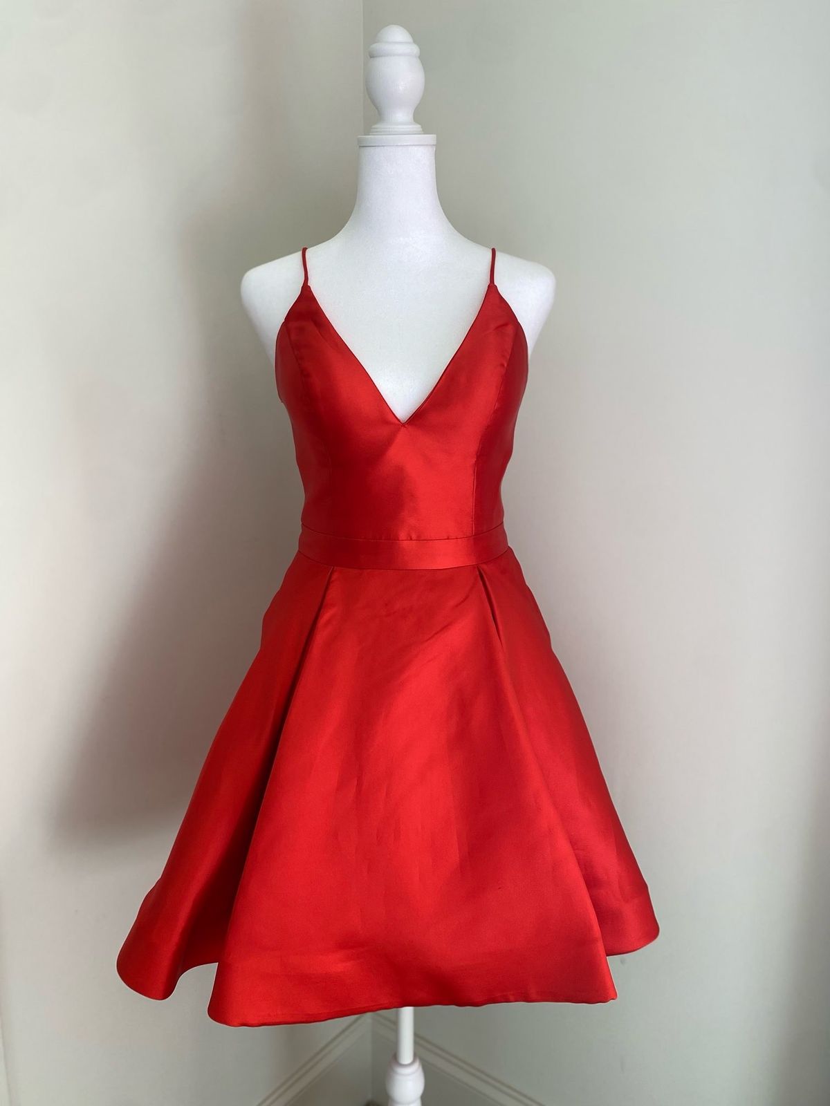 Jovani Size 2 Homecoming Plunge Satin Red Cocktail Dress on Queenly
