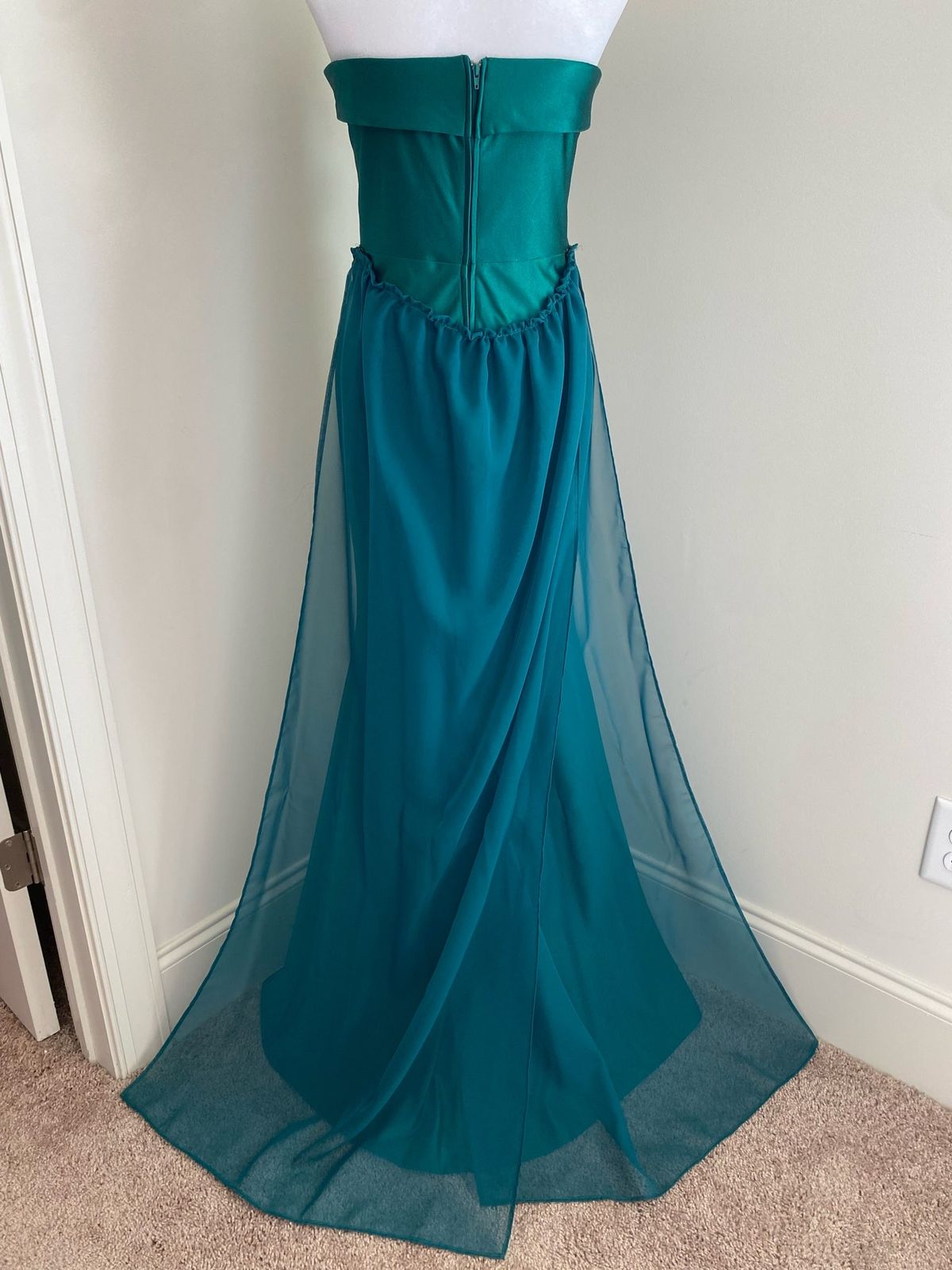 Size 6 Green Floor Length Maxi on Queenly