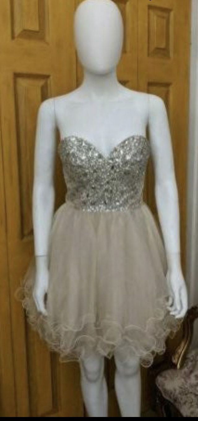 Size S Prom Nude A-line Dress on Queenly