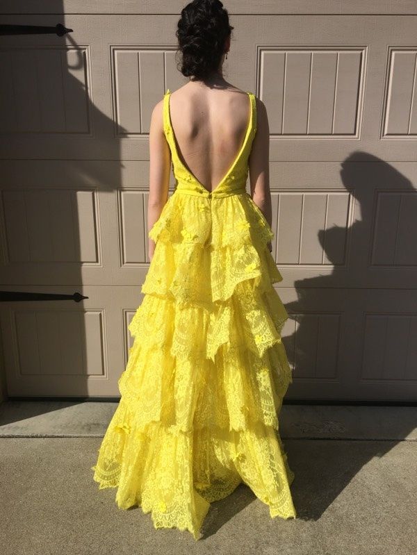 Sherri Hill Size 0 Prom Plunge Lace Yellow Dress With Train on Queenly