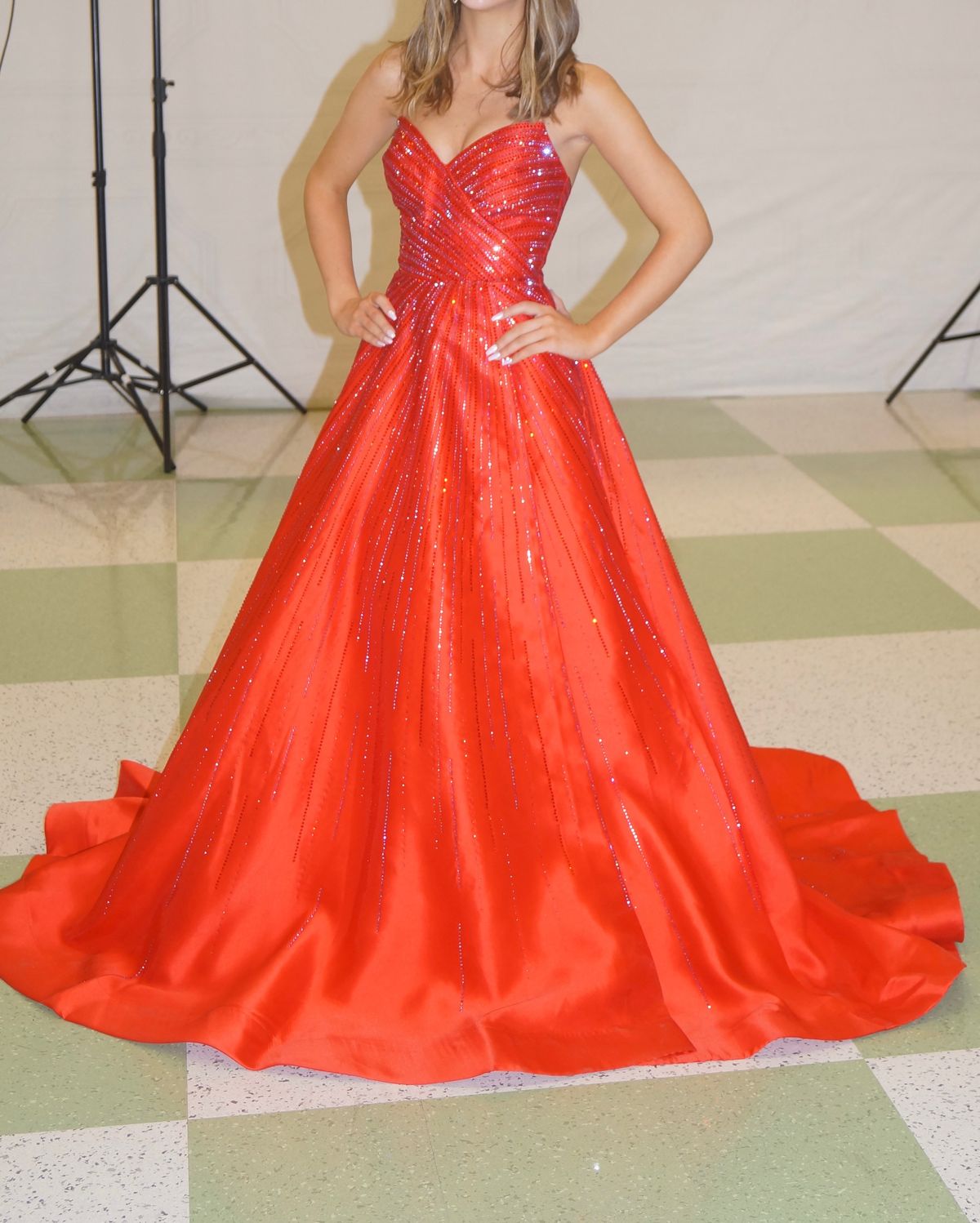 Sherri Hill Size 0 Prom Strapless Sequined Red Ball Gown on Queenly