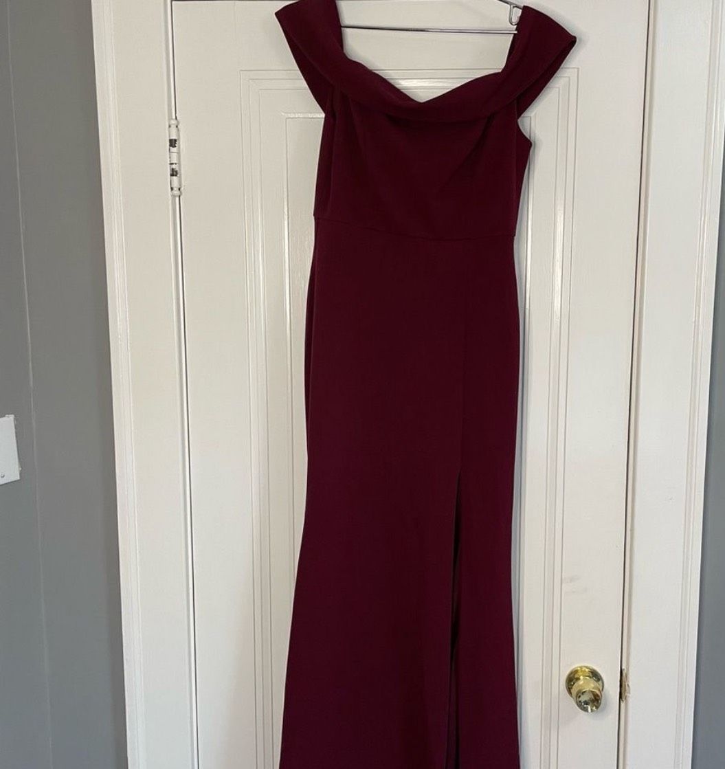 Lulus Size M Prom Red Dress With Train on Queenly