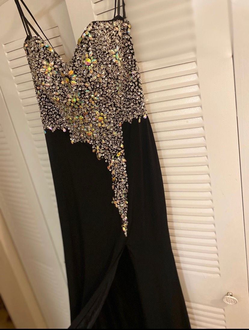 Size M Prom Black Side Slit Dress on Queenly