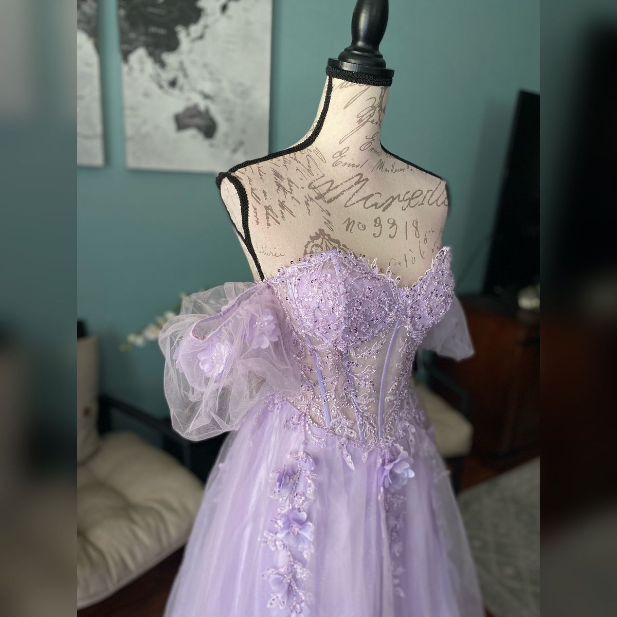 Size 2 Prom Off The Shoulder Floral Purple A-line Dress on Queenly