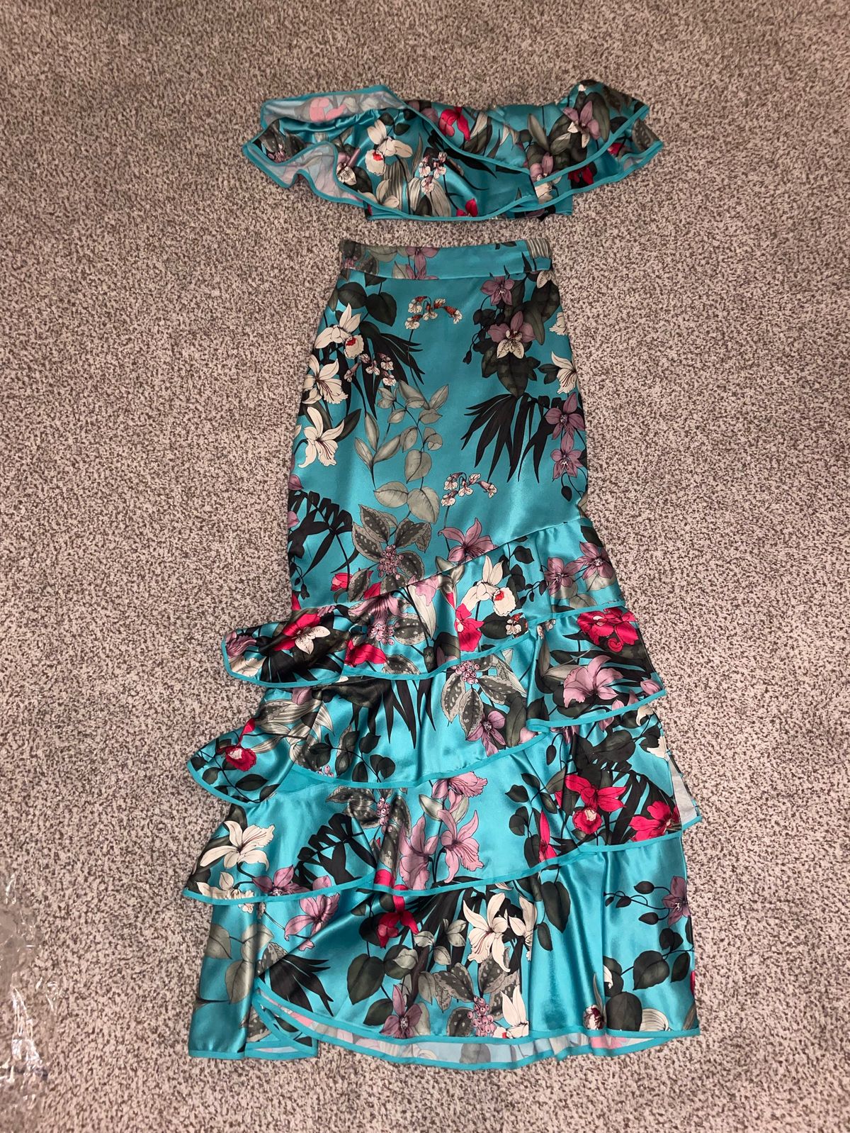 Marciano Size 2 Prom Multicolor Mermaid Dress on Queenly