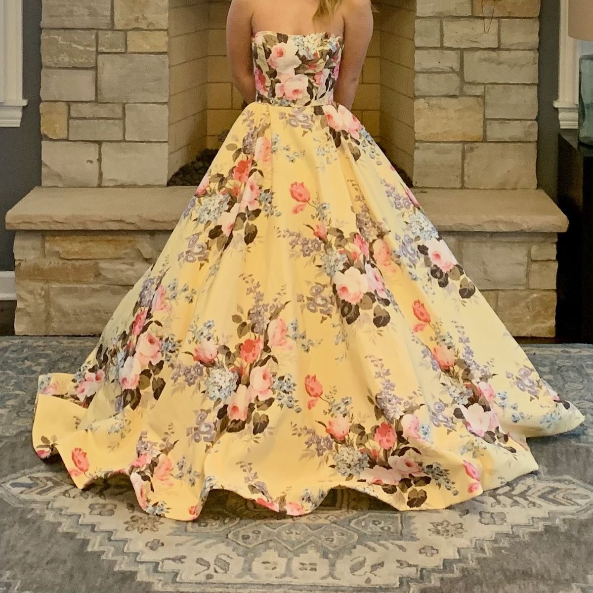 Sherri Hill Size 0 Strapless Yellow Ball Gown on Queenly