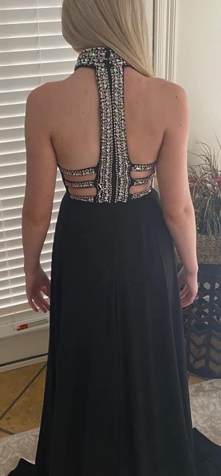 Jasz Couture Size 0 Prom Black Dress With Train on Queenly