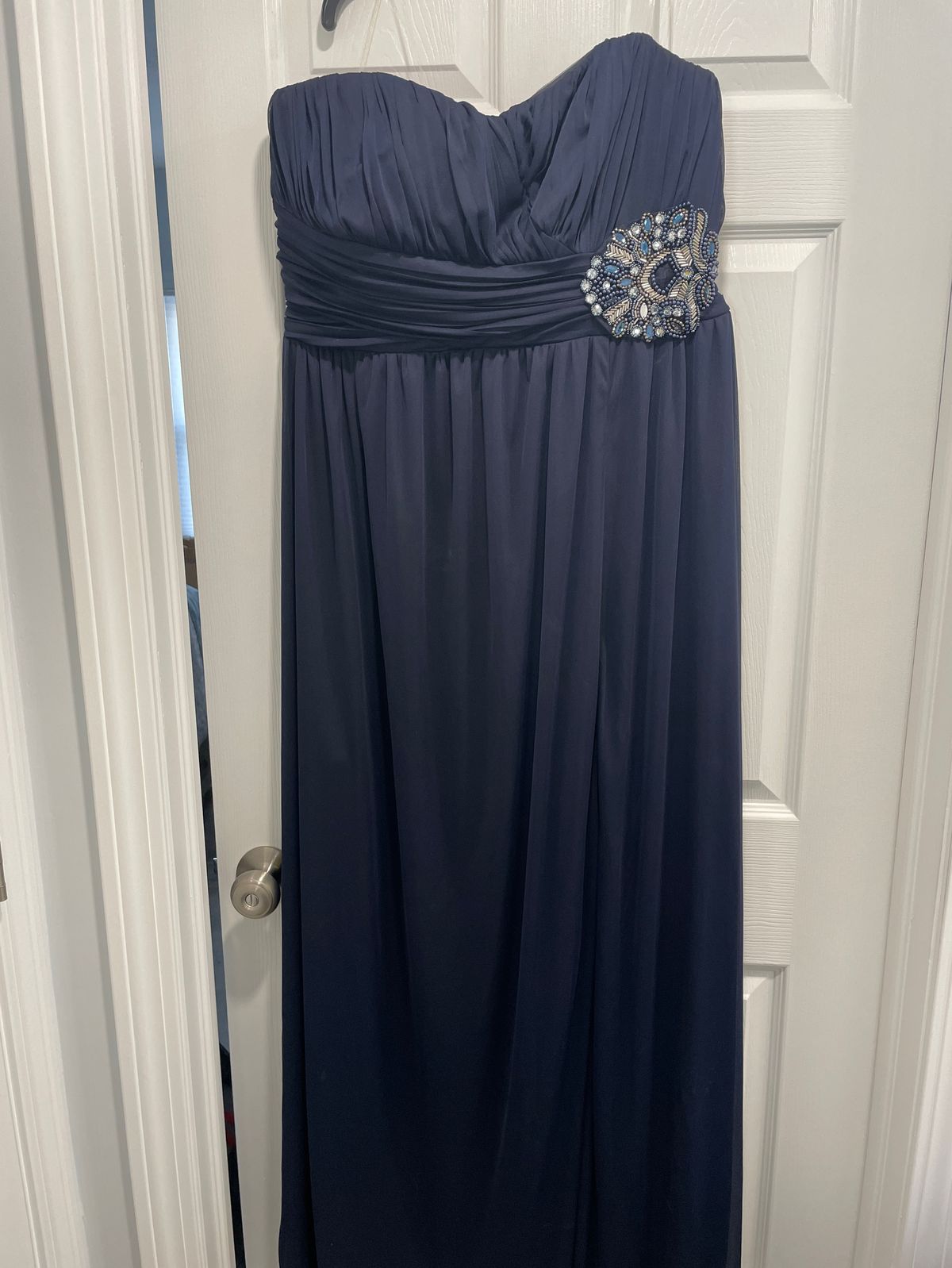 Plus Size 20 Prom Navy Blue Ball Gown on Queenly