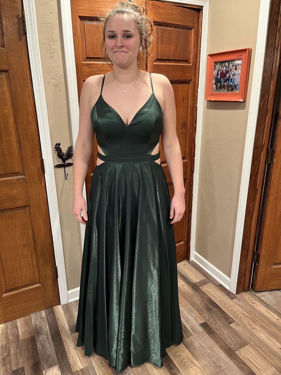 Rated PG by PromGirl Plus Size 16 Emerald Green Ball Gown on Queenly
