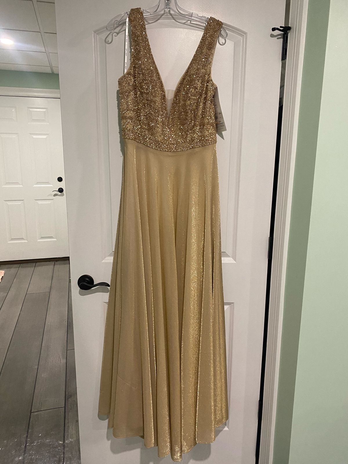 Size 14 Prom Gold A-line Dress on Queenly