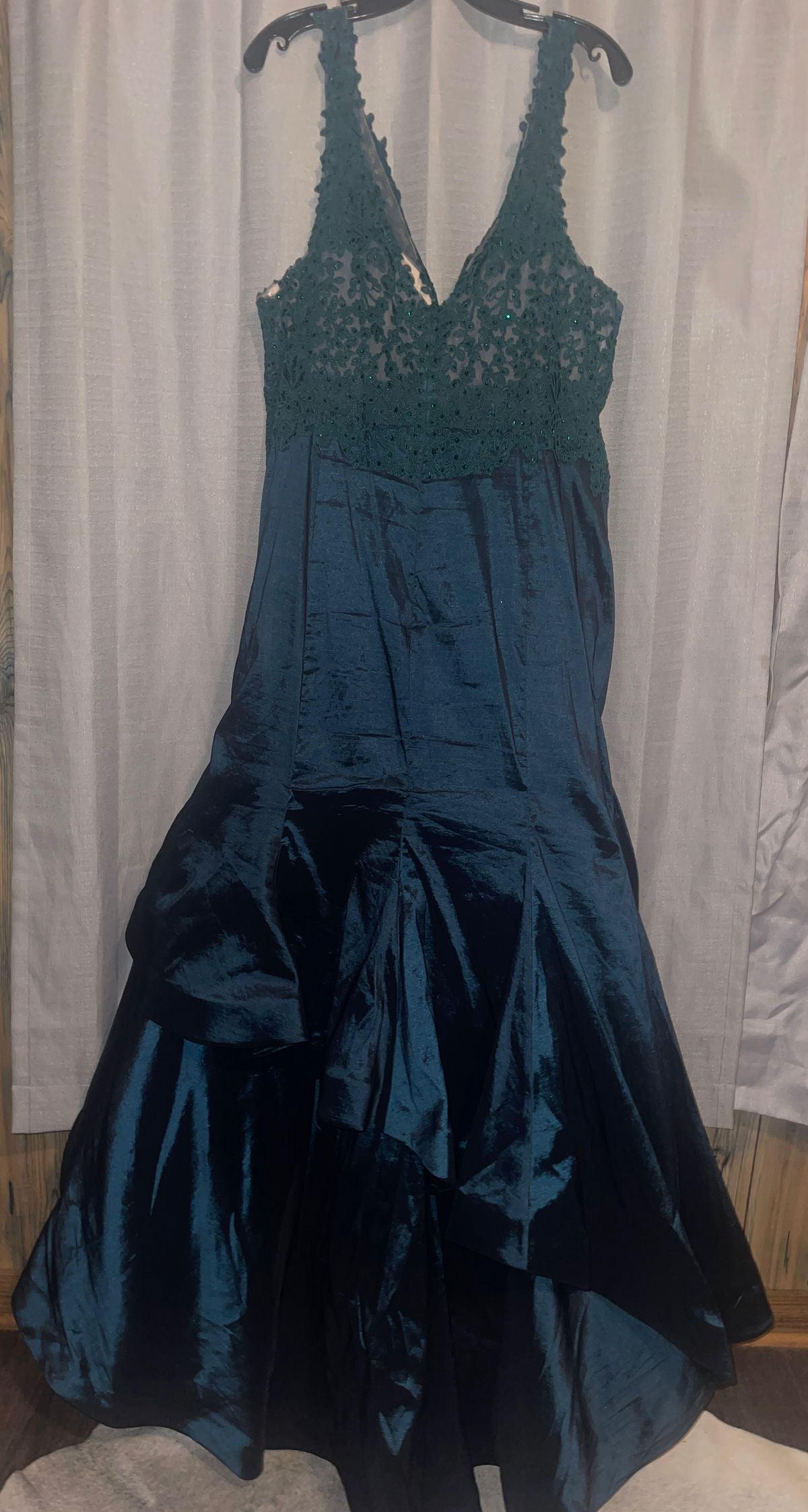 Faviana Plus Size 24 Prom Green Mermaid Dress on Queenly