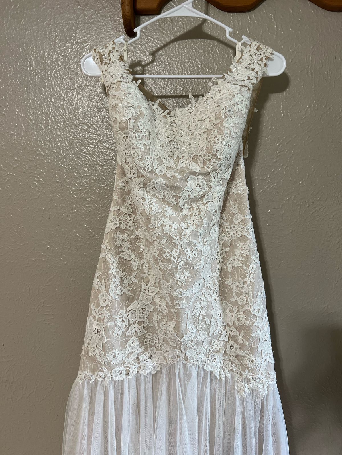Size 14 Lace Nude Mermaid Dress on Queenly