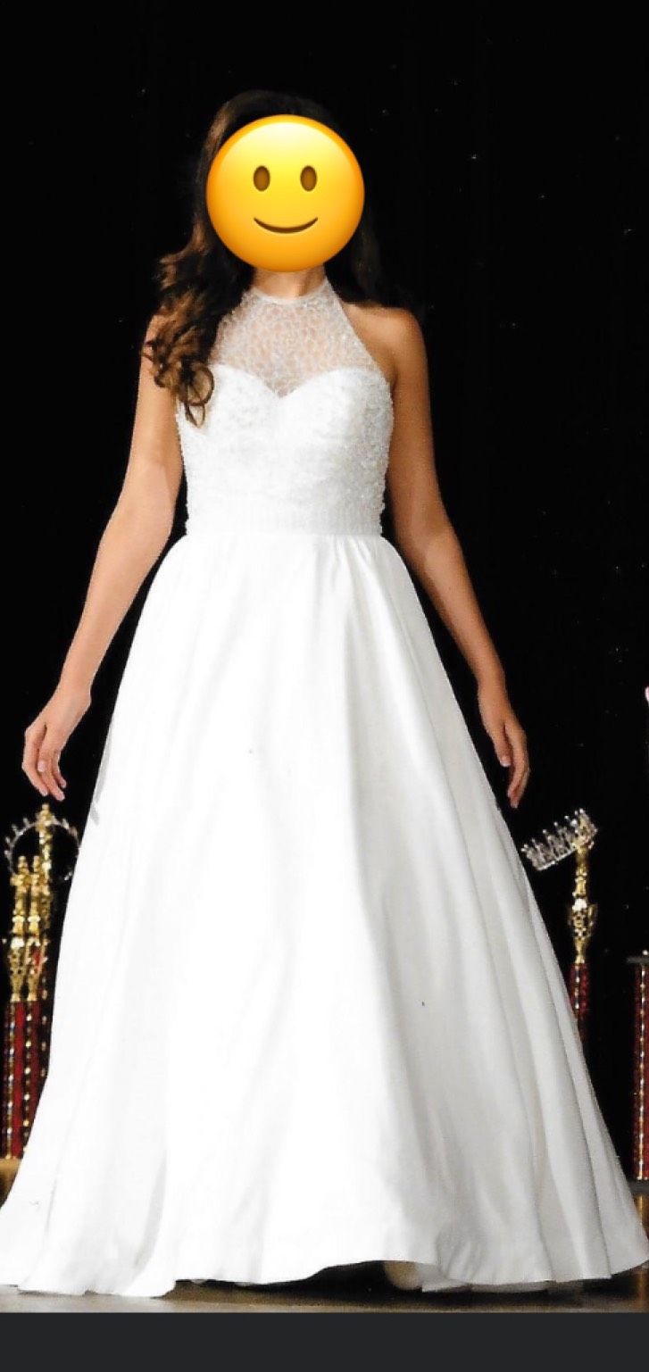 Size 10 Wedding Halter Sequined White Ball Gown on Queenly