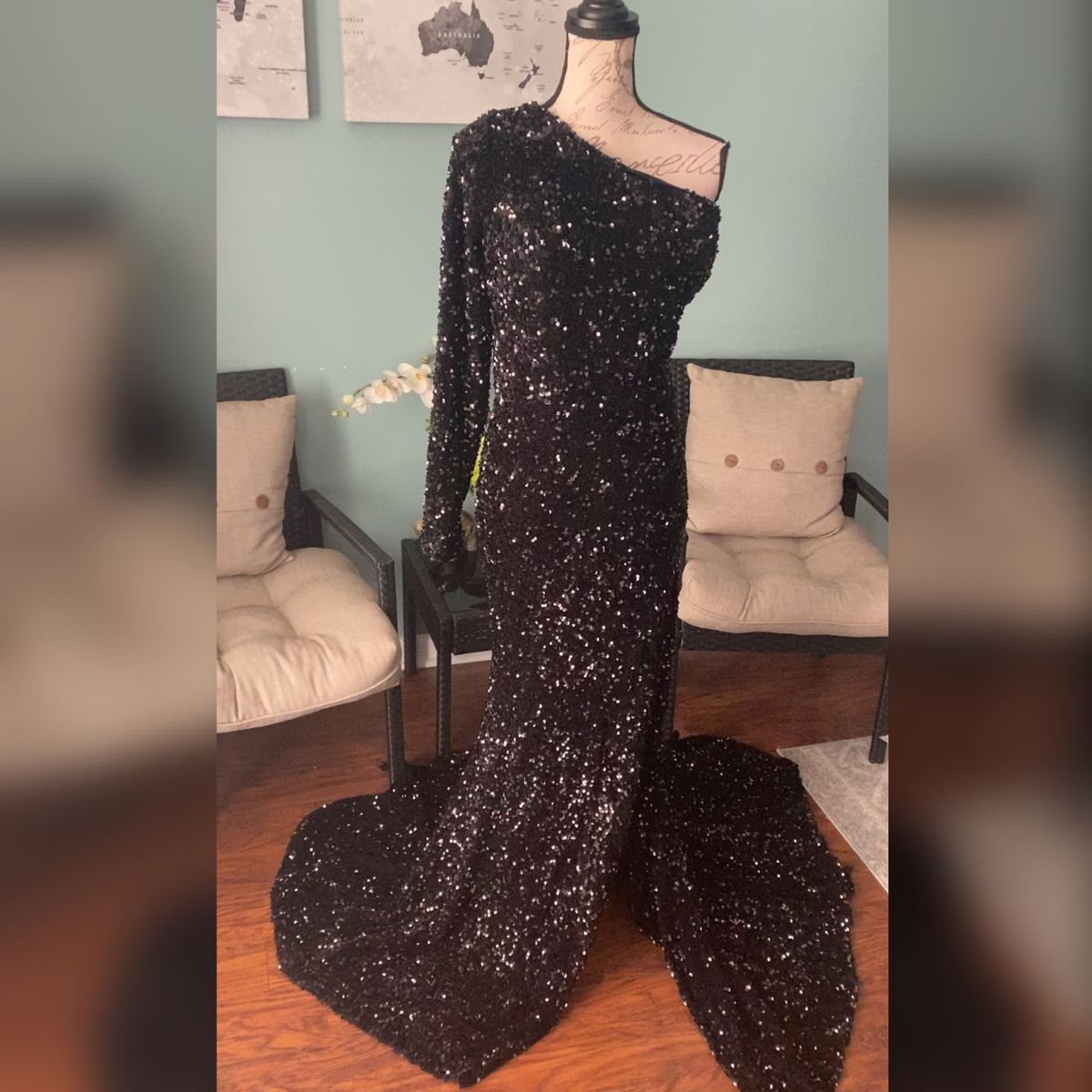 Portia and Scarlett Size 14 Prom Sequined Black Mermaid Dress on Queenly
