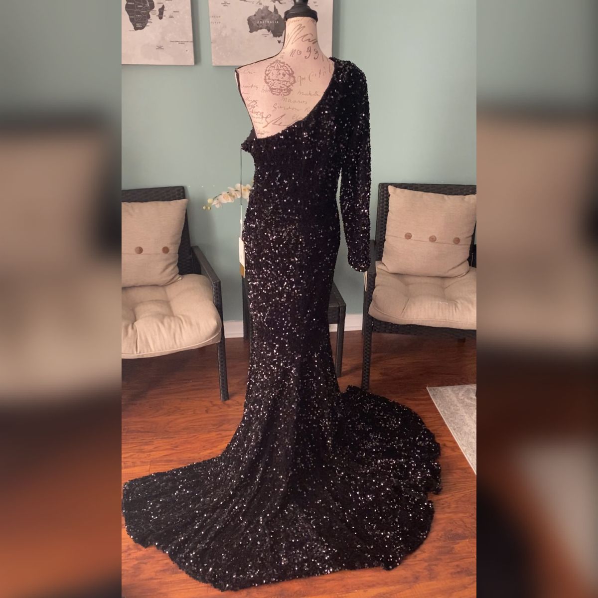 Portia and Scarlett Size 14 Prom Sequined Black Mermaid Dress on Queenly