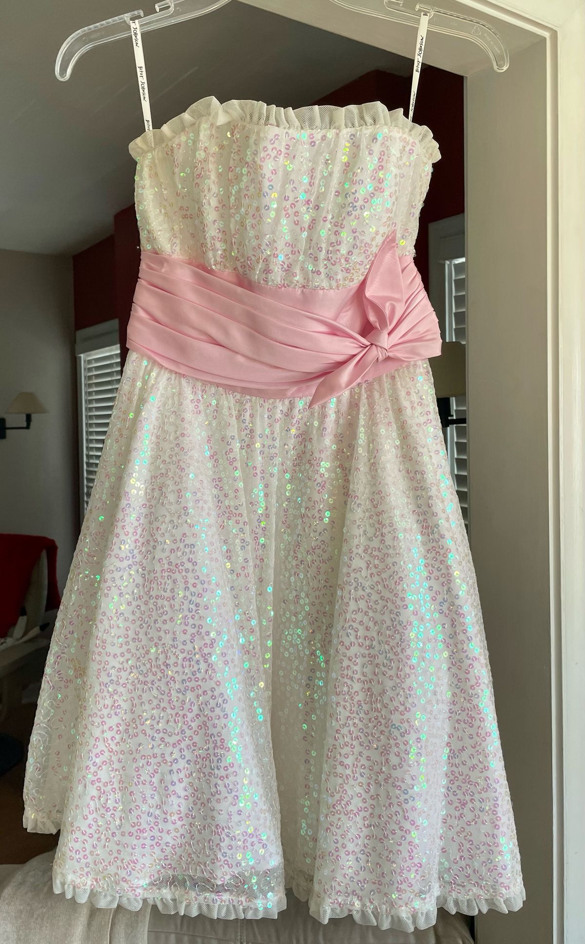 Betsey johnson Size 2 Prom Sequined White Cocktail Dress on Queenly