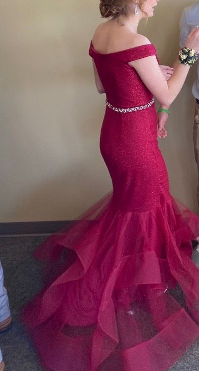 Size 2 Prom Red Mermaid Dress on Queenly