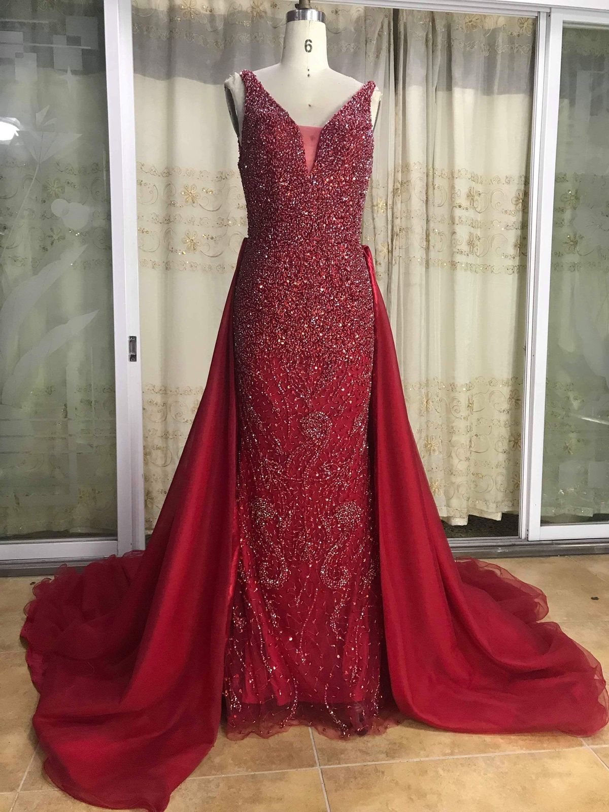 Sleeveless Ombre Red Formal Dress with Train – Dreamdressy