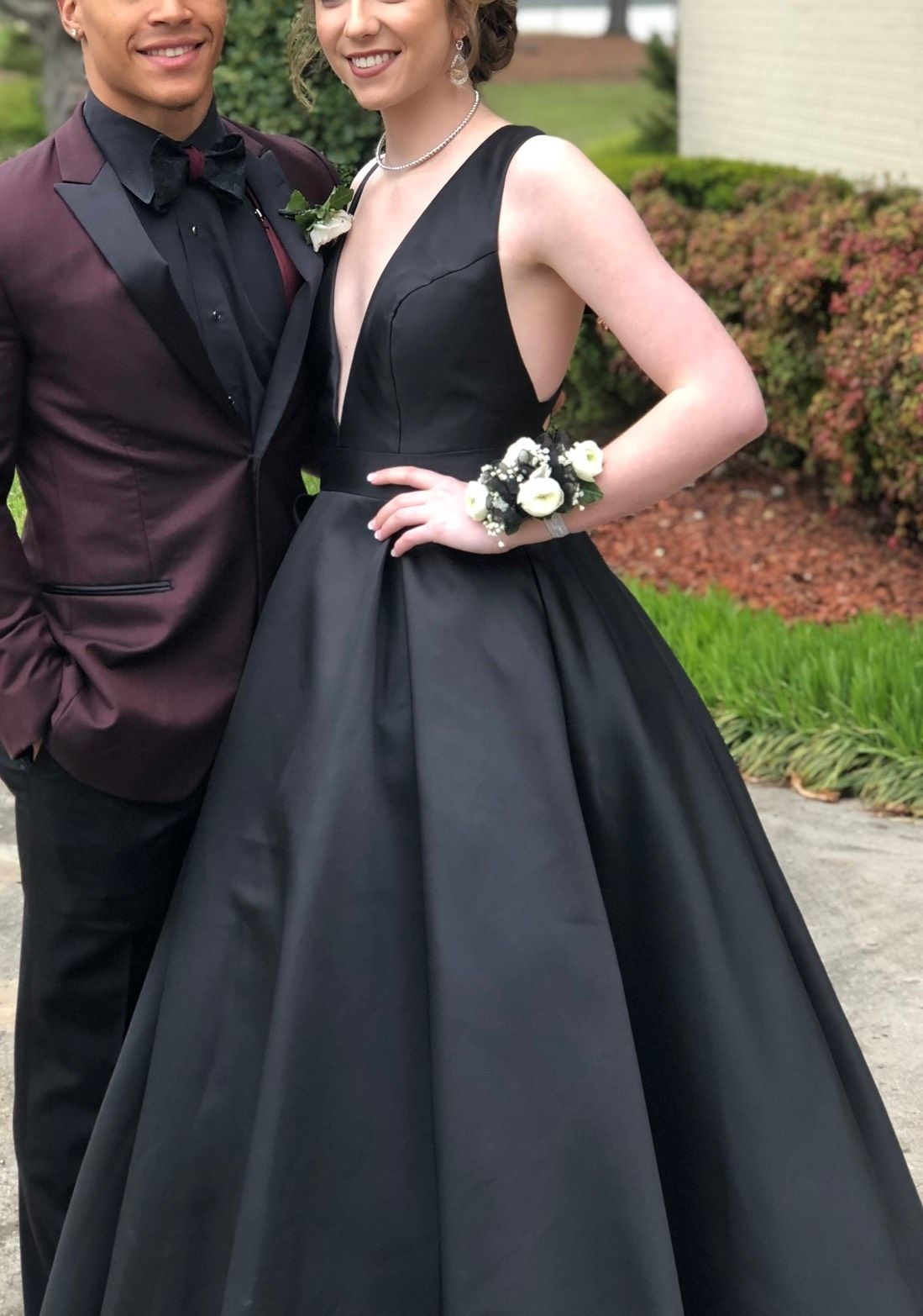 Jovani Size 6 Prom Plunge Satin Black Ball Gown on Queenly
