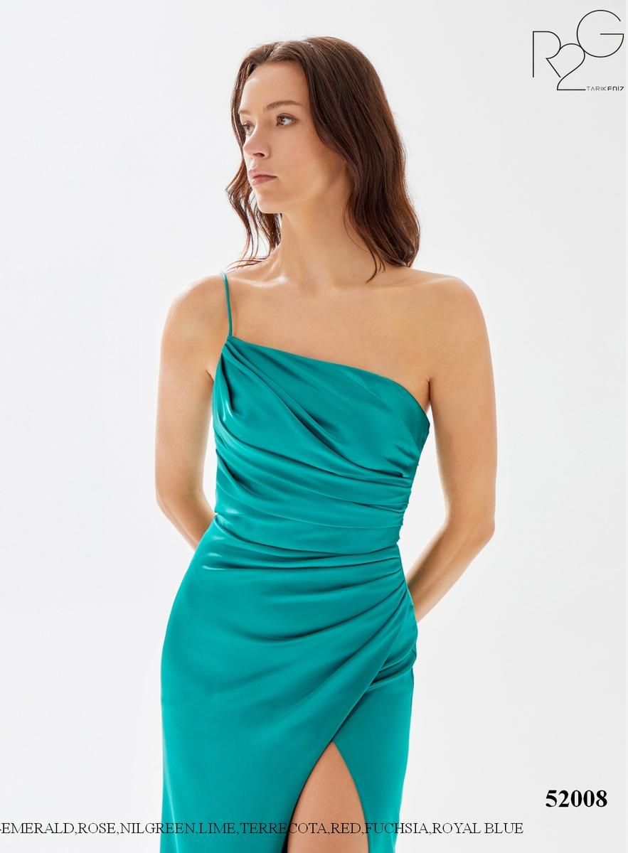 Style 52008 Tarik Ediz Size 10 Prom Satin Emerald Green Side Slit Dress on Queenly