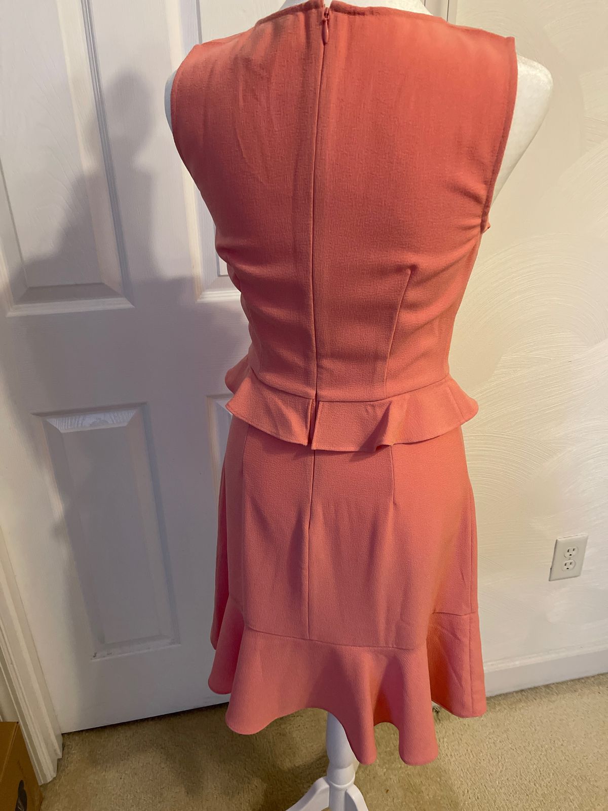 Size 2 Homecoming Coral Cocktail Dress on Queenly