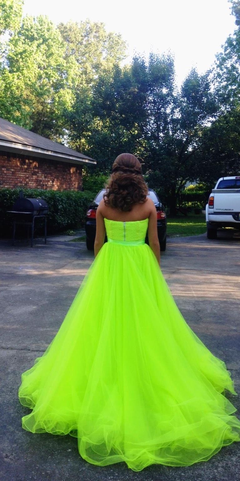 Sherri Hill Size 2 Prom Strapless Sequined Lime Green Dress With Train on Queenly