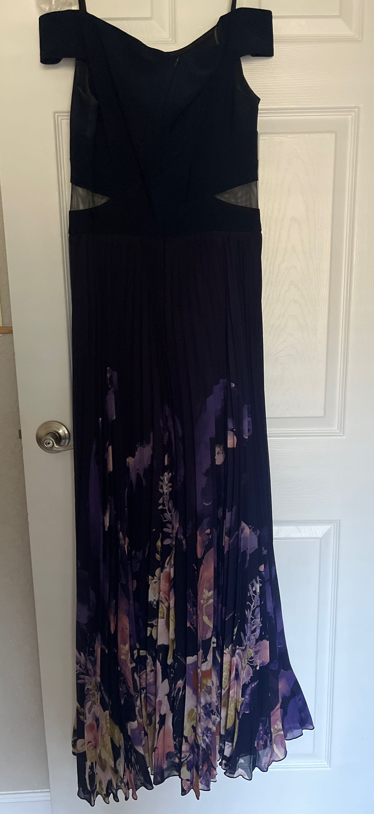 Size 10 Prom Blue Floor Length Maxi on Queenly