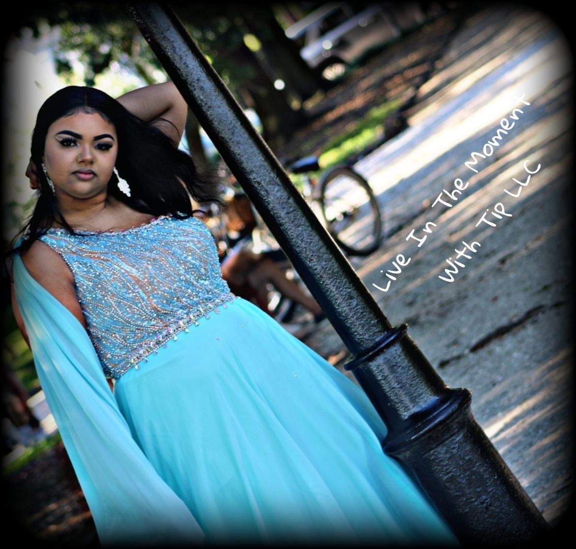 Size 14 Prom Multicolor Dress With Train on Queenly