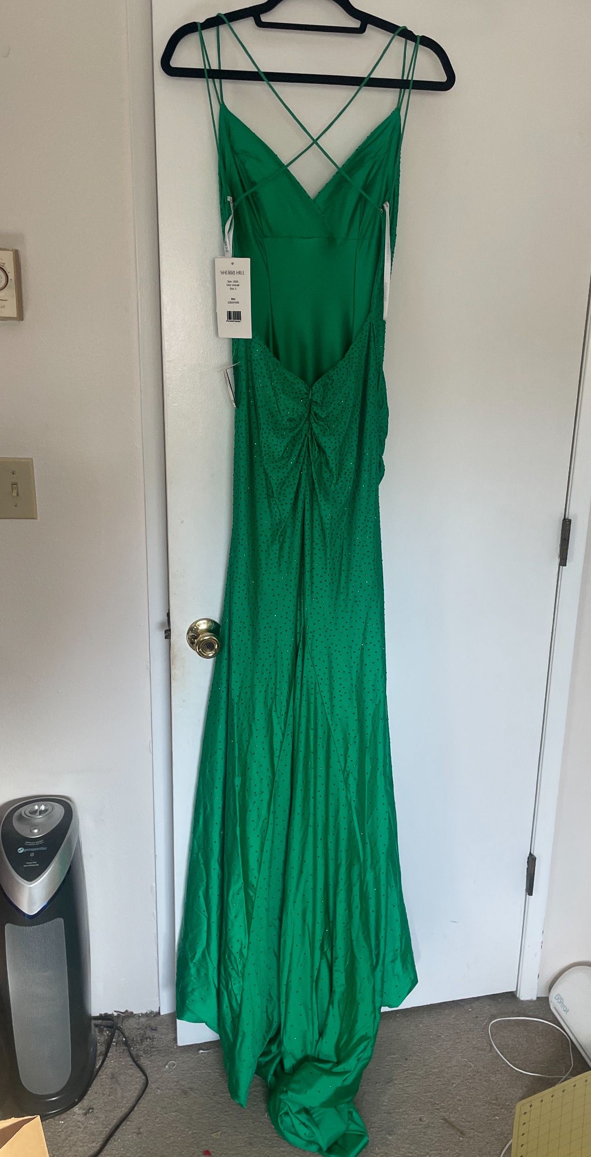 Sherri Hill Size 2 Prom Sequined Emerald Green Floor Length Maxi on Queenly